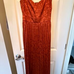 Lulus Regal Romance Floral Jacquard Pleated Satin Midi Dress Womens